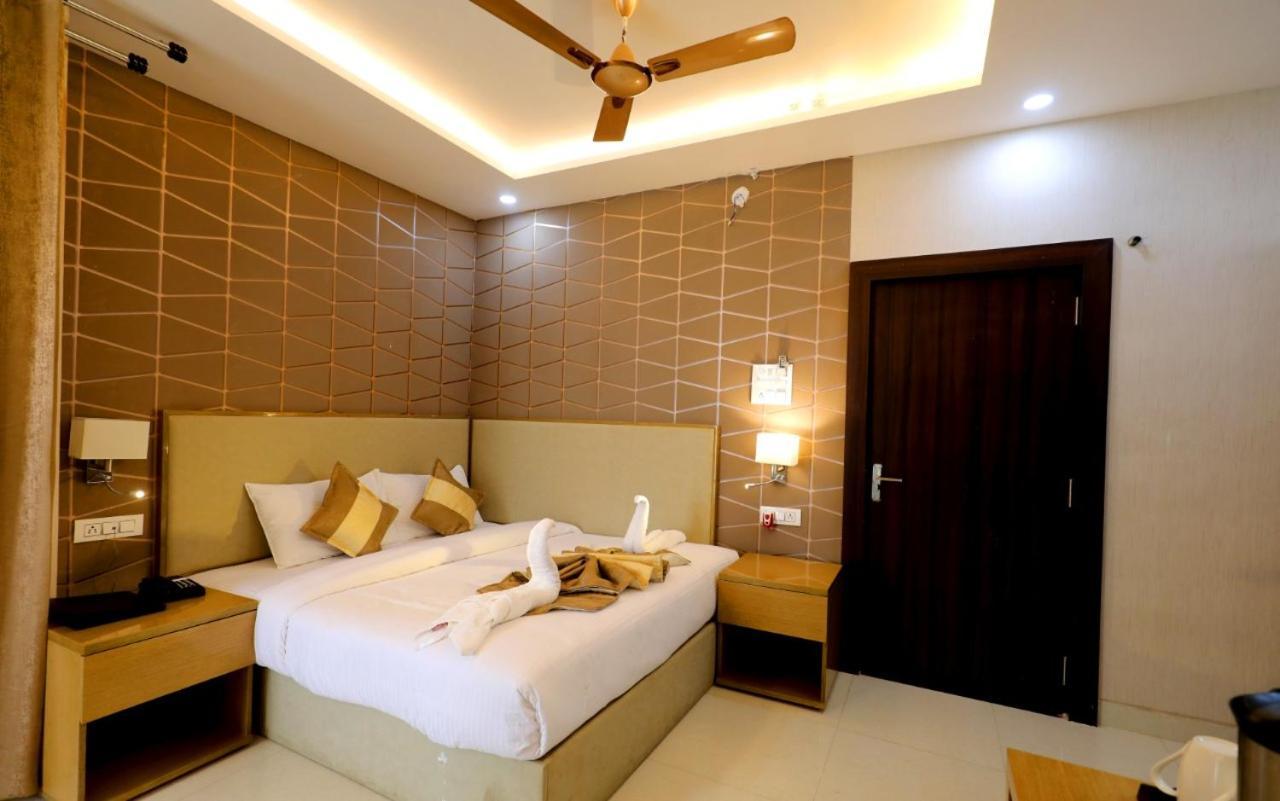Hotel Yuvraj Grand Jabalpur Extérieur photo