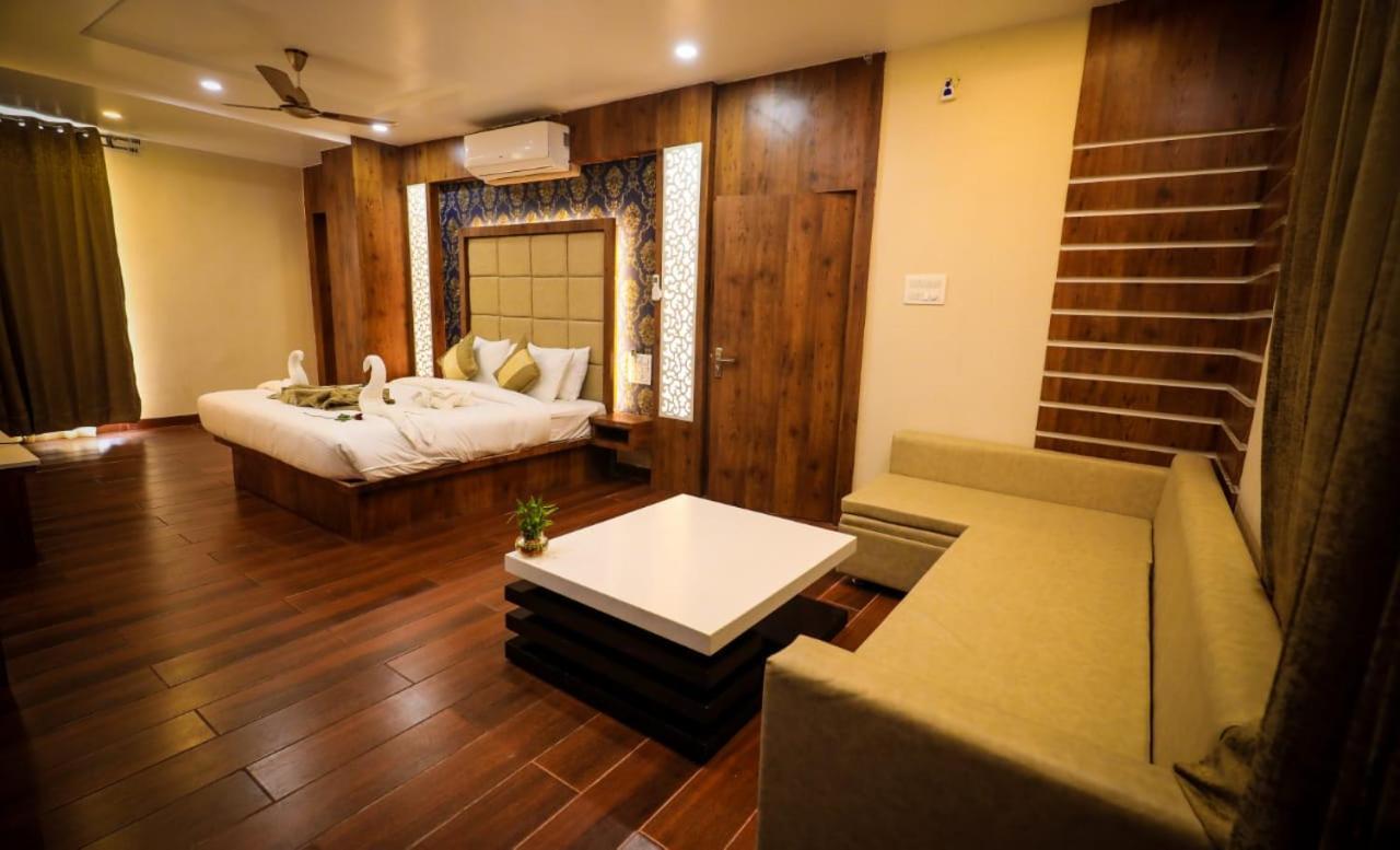 Hotel Yuvraj Grand Jabalpur Extérieur photo